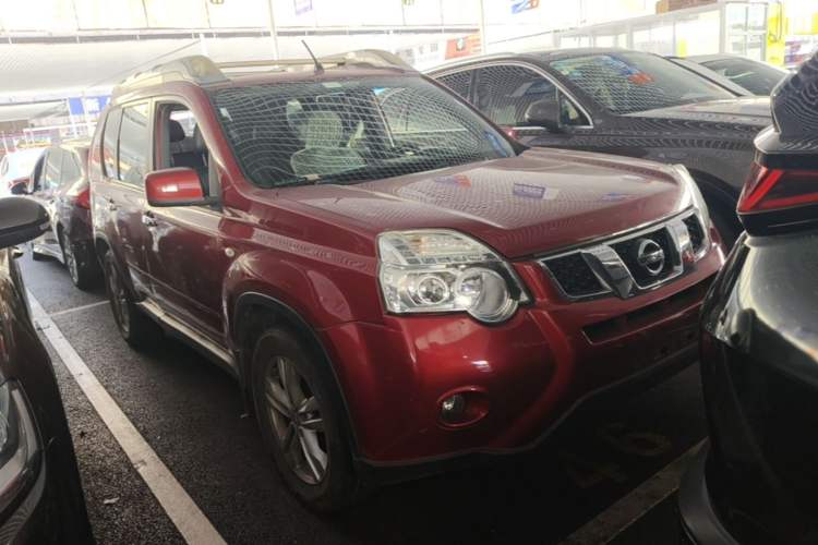 Used Nissan X-Trail 2012 2.5L CVT Luxury Edition 4WD Front