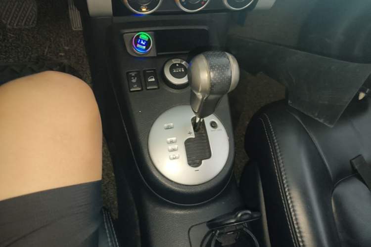 Used Nissan X-Trail 2012 2.5L CVT Luxury Edition 4WD Gear Lever