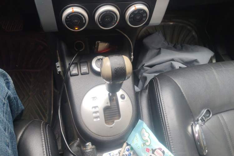 Used Nissan X-Trail 2012 2.5L CVT Luxury Edition 4WD Gear Lever