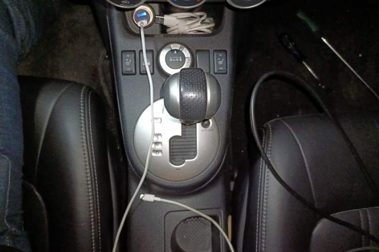Used Nissan X-Trail 2012 2.5L CVT Luxury Edition 4WD Gear Lever
