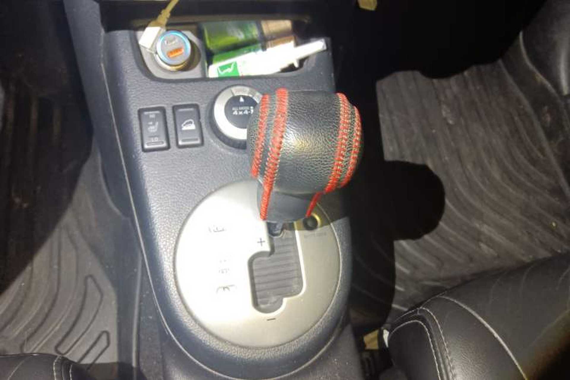 Used Nissan X-Trail 2012 2.5L CVT Luxury Edition 4WD Gear Lever
