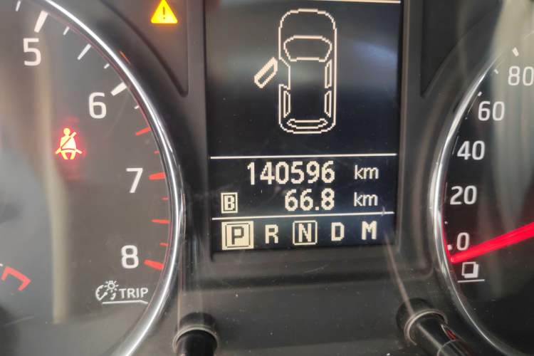 Used Nissan X-Trail 2012 2.5L CVT Luxury Edition 4WD Odometer Close Up