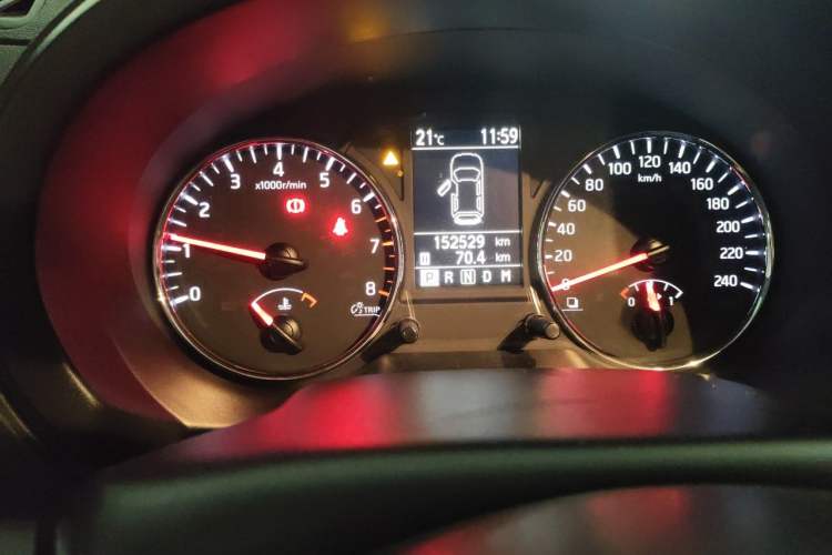 Used Nissan X-Trail 2012 2.5L CVT Luxury Edition 4WD Odometer Close Up