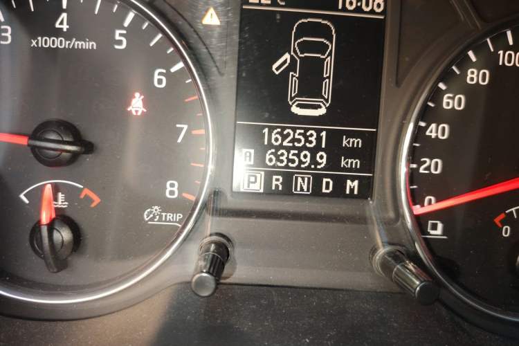 Used Nissan X-Trail 2012 2.0L CVT Comfort Edition 4WD Odometer Close Up