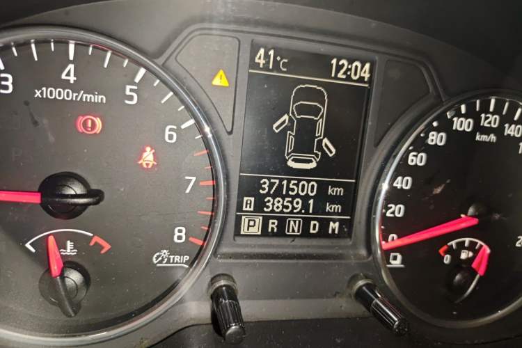 Used Nissan X-Trail 2012 2.5L CVT Ultimate Edition 4WD Odometer Close Up