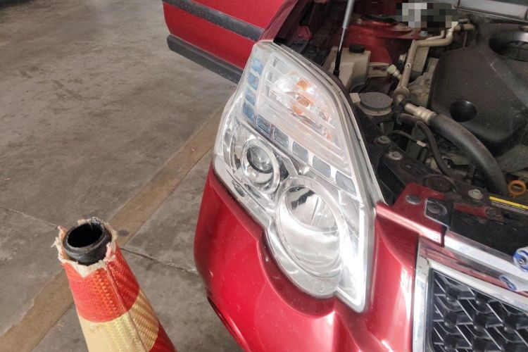 Used Nissan X-Trail 2012 2.5L CVT Luxury Edition 4WD Right Front Headlight