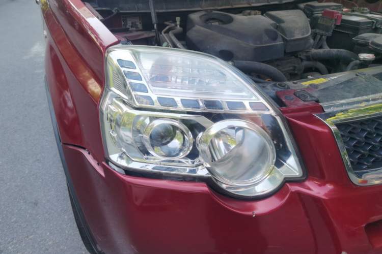 Used Nissan X-Trail 2012 2.5L CVT Luxury Edition 4WD Right Front Headlight