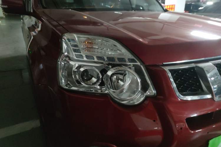 Used Nissan X-Trail 2012 2.5L Manual Luxury Edition 4WD Right Front Headlight
