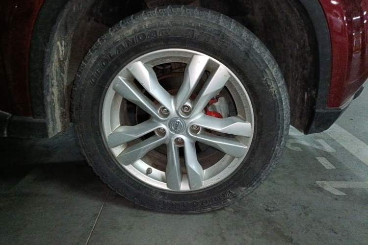 Used Nissan X-Trail 2012 2.5L CVT Luxury Edition 4WD Right Front Wheel Hub