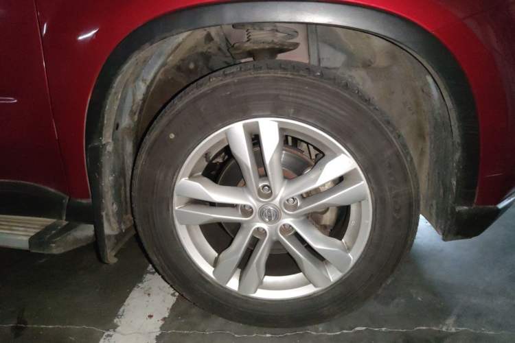 Used Nissan X-Trail 2012 2.5L Manual Luxury Edition 4WD Right Front Wheel Hub