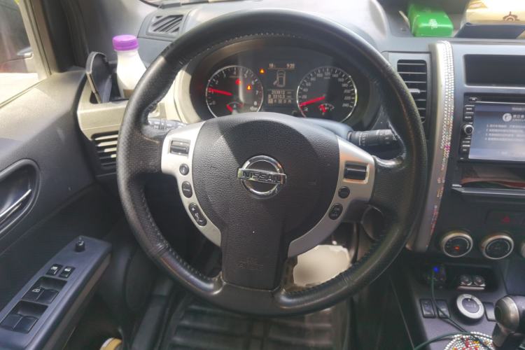 Used Nissan X-Trail 2012 2.5L CVT Luxury Edition 4WD Steering Wheel