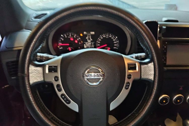 Used Nissan X-Trail 2012 2.5L CVT Ultimate Edition 4WD Steering Wheel
