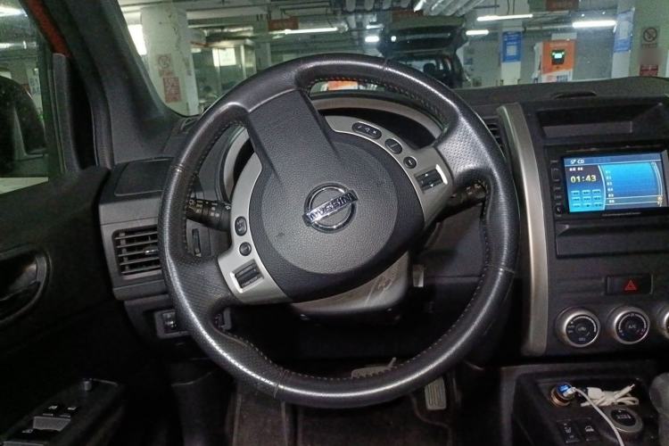 Used Nissan X-Trail 2012 2.5L CVT Luxury Edition 4WD Steering Wheel