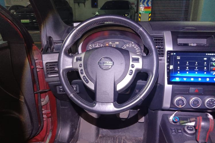 Used Nissan X-Trail 2012 2.5L CVT Luxury Edition 4WD Steering Wheel