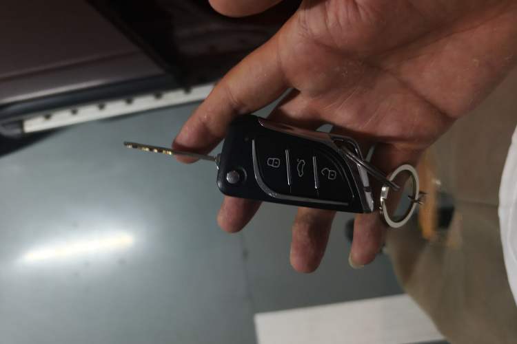 Used Nissan X-Trail 2012 2.0L CVT Comfort Edition 4WD Vehicle Key