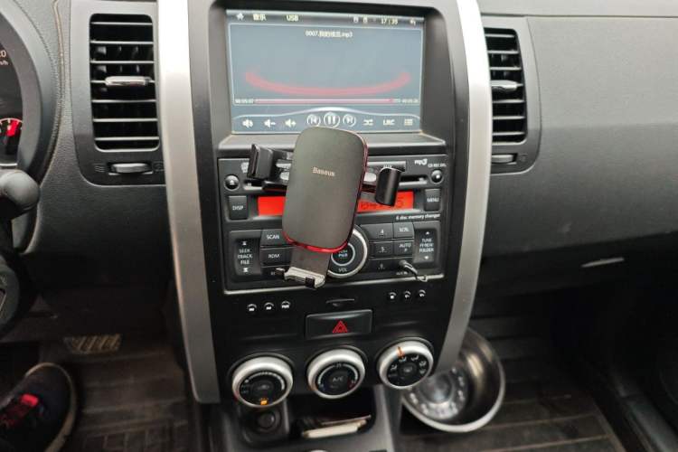 Used Nissan X-Trail 2012 2.5L CVT Luxury Edition 4WD Audio And AC Panel