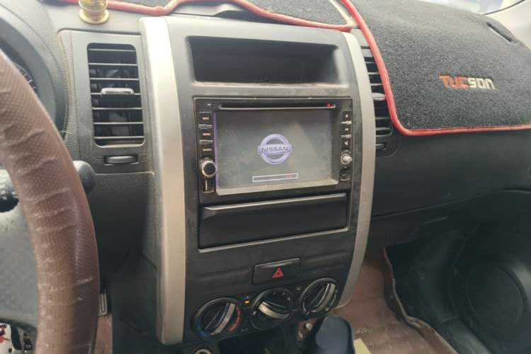 Used Nissan X-Trail 2012 2.0L CVT Comfort Edition 4WD Audio And AC Panel