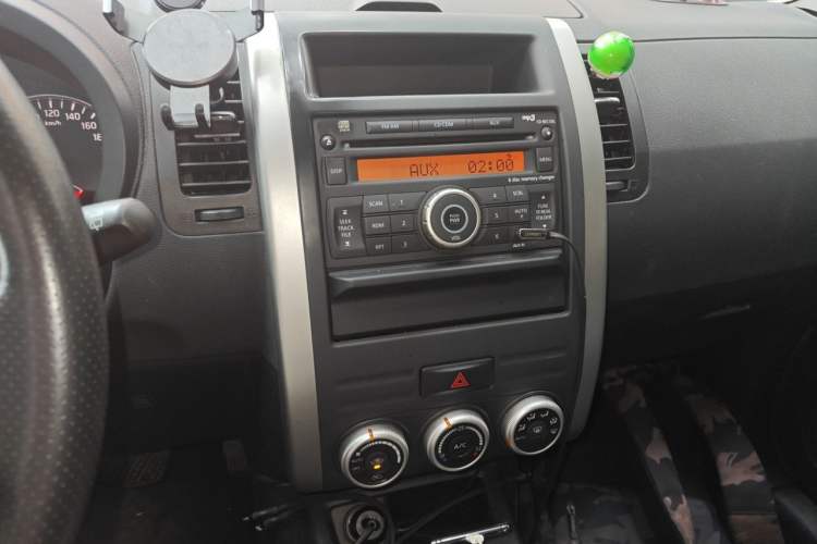 Used Nissan X-Trail 2012 2.5L CVT Luxury Edition 4WD Audio And AC Panel