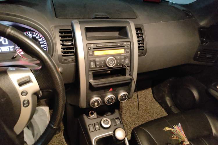 Used Nissan X-Trail 2012 2.5L Manual Luxury Edition 4WD Audio And AC Panel