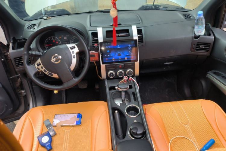 Used Nissan X-Trail 2012 2.5L CVT Flagship Edition 4WD Center Console