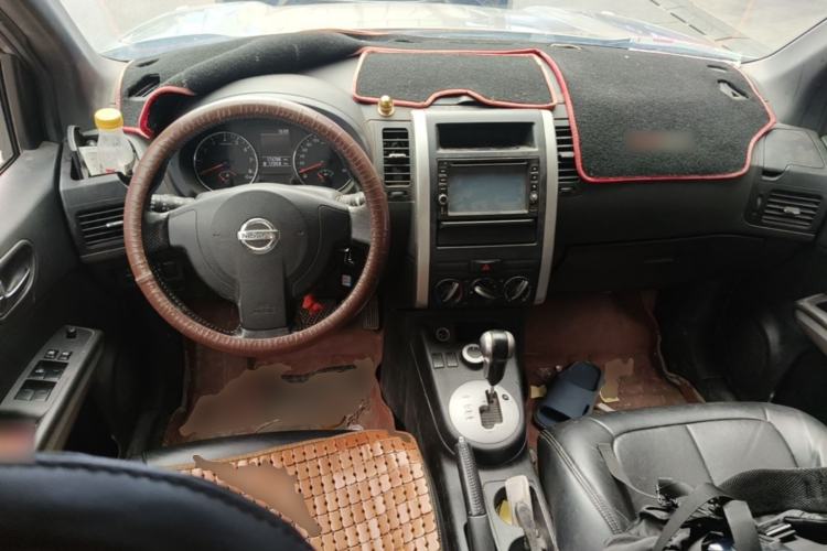 Used Nissan X-Trail 2012 2.0L CVT Comfort Edition 4WD Center Console