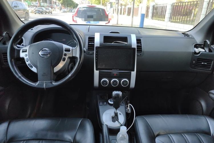 Used Nissan X-Trail 2012 2.5L CVT Luxury Edition 4WD Center Console