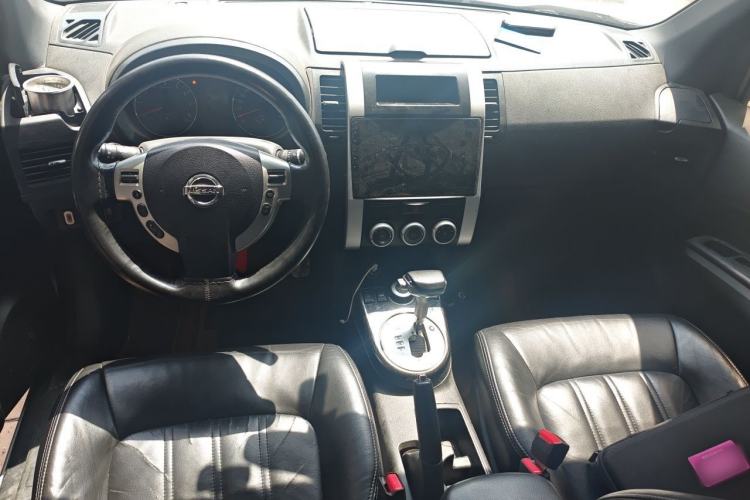 Used Nissan X-Trail 2012 2.5L CVT Luxury Edition 4WD Center Console