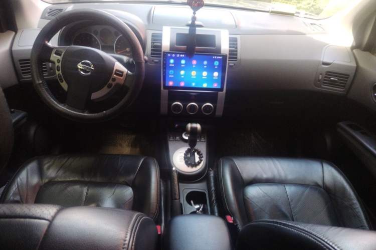 Used Nissan X-Trail 2012 2.5L CVT Luxury Edition 4WD Center Console