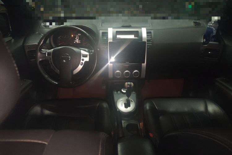 Used Nissan X-Trail 2012 2.5L CVT Luxury Edition 4WD Center Console