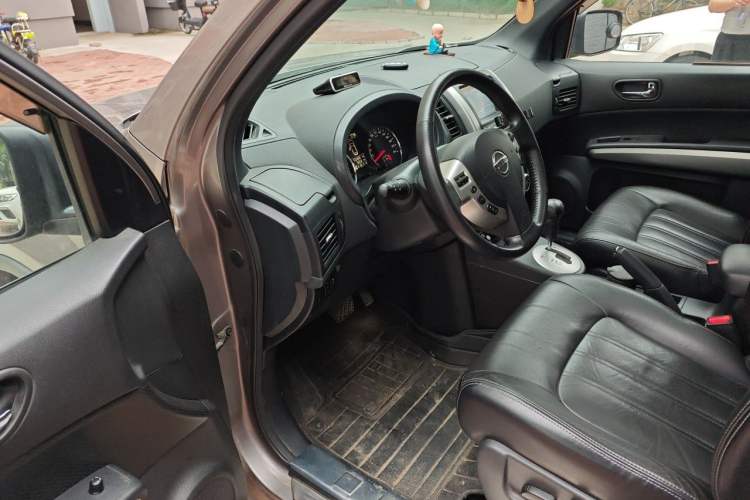 Used Nissan X-Trail 2012 2.5L CVT Luxury Edition 4WD Driver Seat