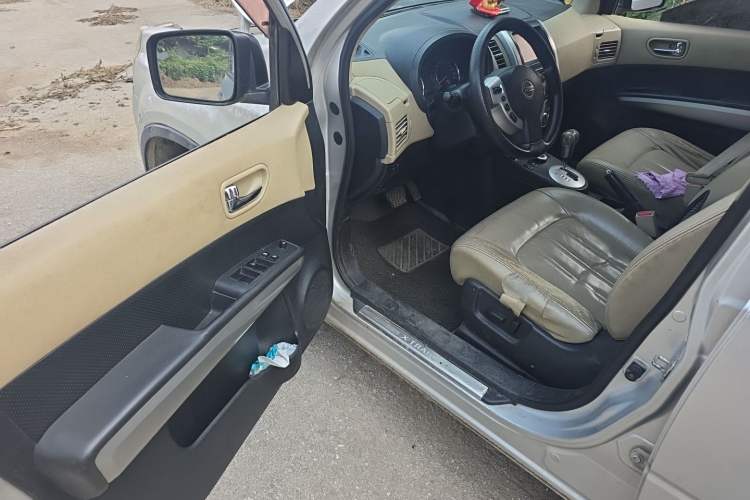 Used Nissan X-Trail 2012 2.5L CVT Luxury Edition 4WD Driver Seat