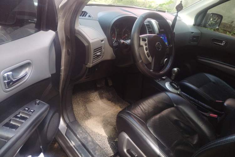Used Nissan X-Trail 2012 2.5L CVT Luxury Edition 4WD Driver Seat