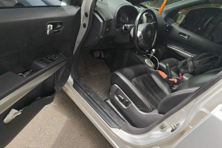 Used Nissan X-Trail 2012 2.5L CVT Luxury Edition 4WD Driver Seat