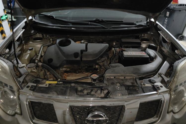 Used Nissan X-Trail 2012 2.5L CVT Luxury Edition 4WD Engine Bay