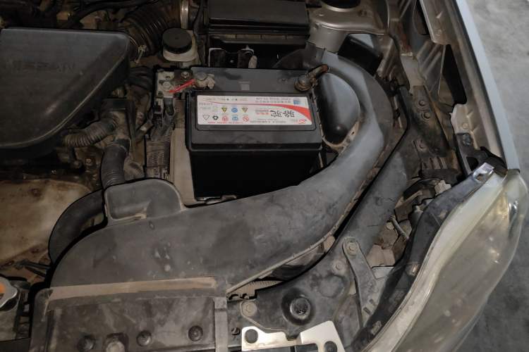 Used Nissan X-Trail 2012 2.5L CVT Luxury Edition 4WD Engine Bay Left