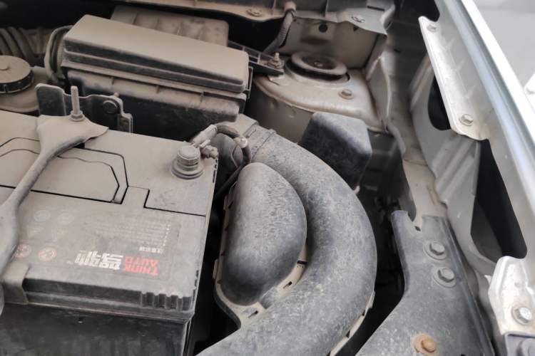 Used Nissan X-Trail 2012 2.5L CVT Luxury Edition 4WD Engine Bay Left