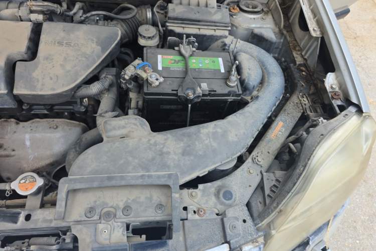 Used Nissan X-Trail 2012 2.5L CVT Luxury Edition 4WD Engine Bay Left