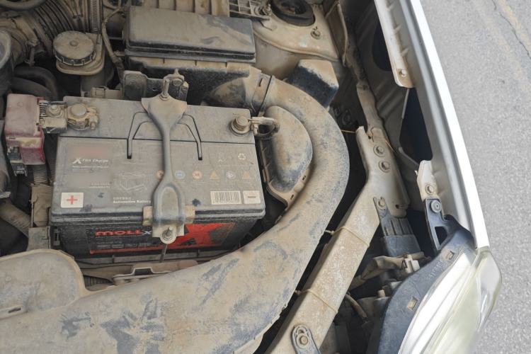 Used Nissan X-Trail 2012 2.5L CVT Luxury Edition 4WD Engine Bay Left