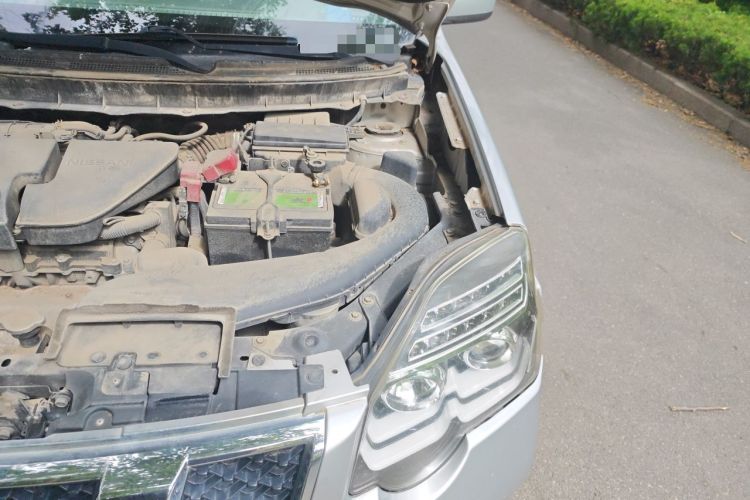 Used Nissan X-Trail 2012 2.5L CVT Luxury Edition 4WD Engine Bay Left