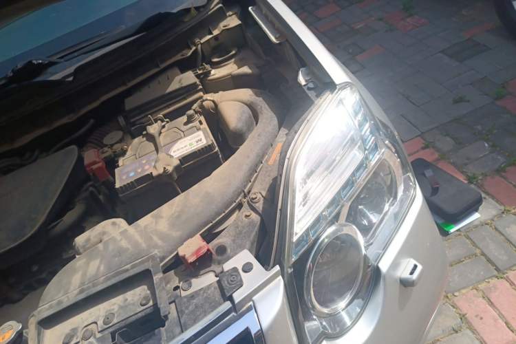 Used Nissan X-Trail 2012 2.5L CVT Ultimate Edition 4WD Engine Bay Left