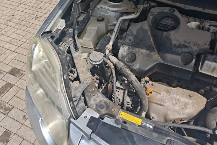 Used Nissan X-Trail 2012 2.5L CVT Luxury Edition 4WD Engine Bay Right