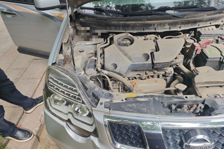 Used Nissan X-Trail 2012 2.5L CVT Luxury Edition 4WD Engine Bay Right
