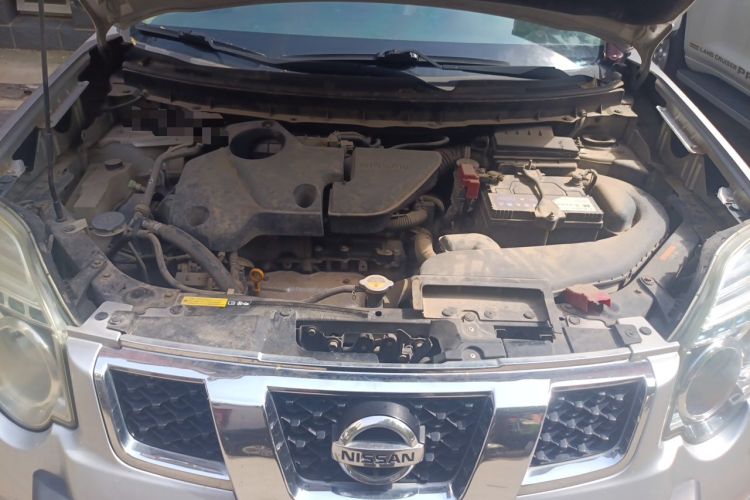 Used Nissan X-Trail 2012 2.5L CVT Ultimate Edition 4WD Engine Bay