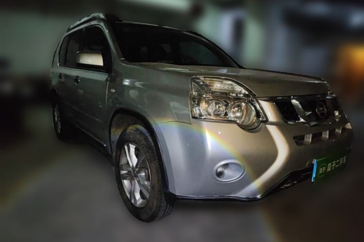 Used Nissan X-Trail 2012 2.5L CVT Luxury Edition 4WD Front Right 45 Deg