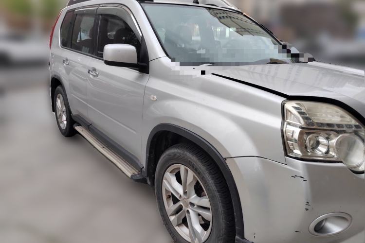 Used Nissan X-Trail 2012 2.5L CVT Luxury Edition 4WD Front Right 45 Deg