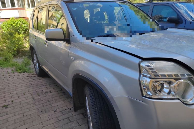 Used Nissan X-Trail 2012 2.5L CVT Luxury Edition 4WD Front Right 45 Deg