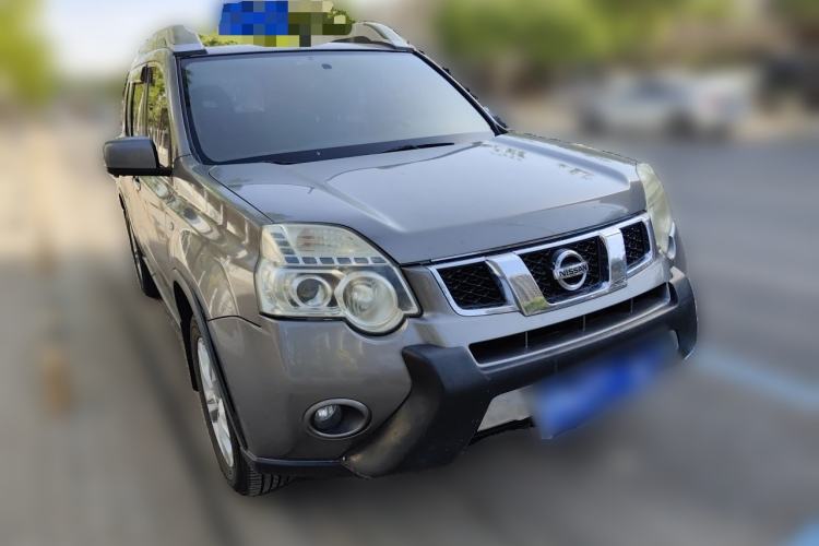 Used Nissan X-Trail 2012 2.5L CVT Luxury Edition 4WD Front Right 45 Deg