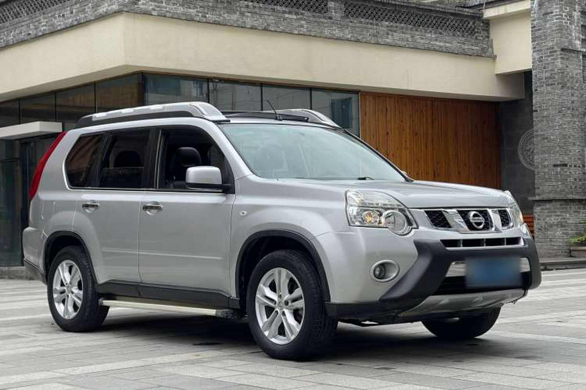 Used Nissan X-Trail 2012 2.5L Manual Luxury Edition 4WD Front Right 45 Deg