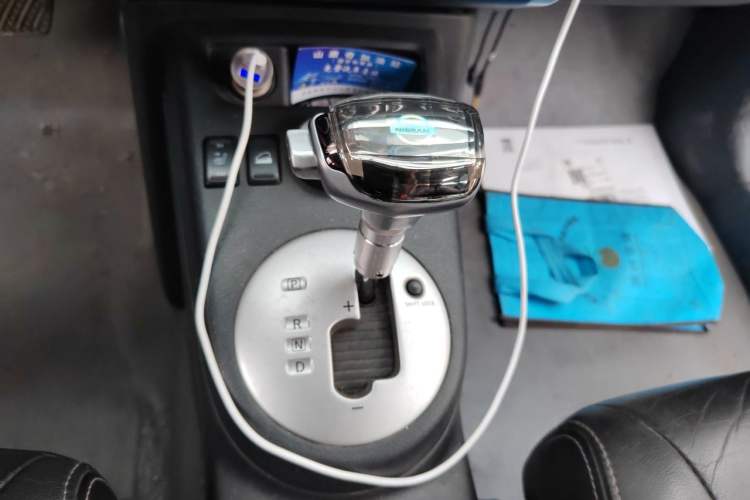 Used Nissan X-Trail 2012 2.5L CVT Luxury Edition 4WD Gear Lever