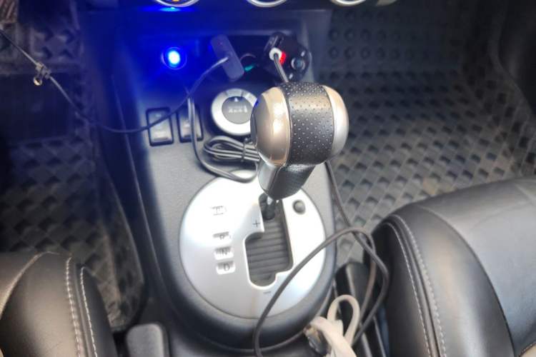 Used Nissan X-Trail 2012 2.5L CVT Luxury Edition 4WD Gear Lever